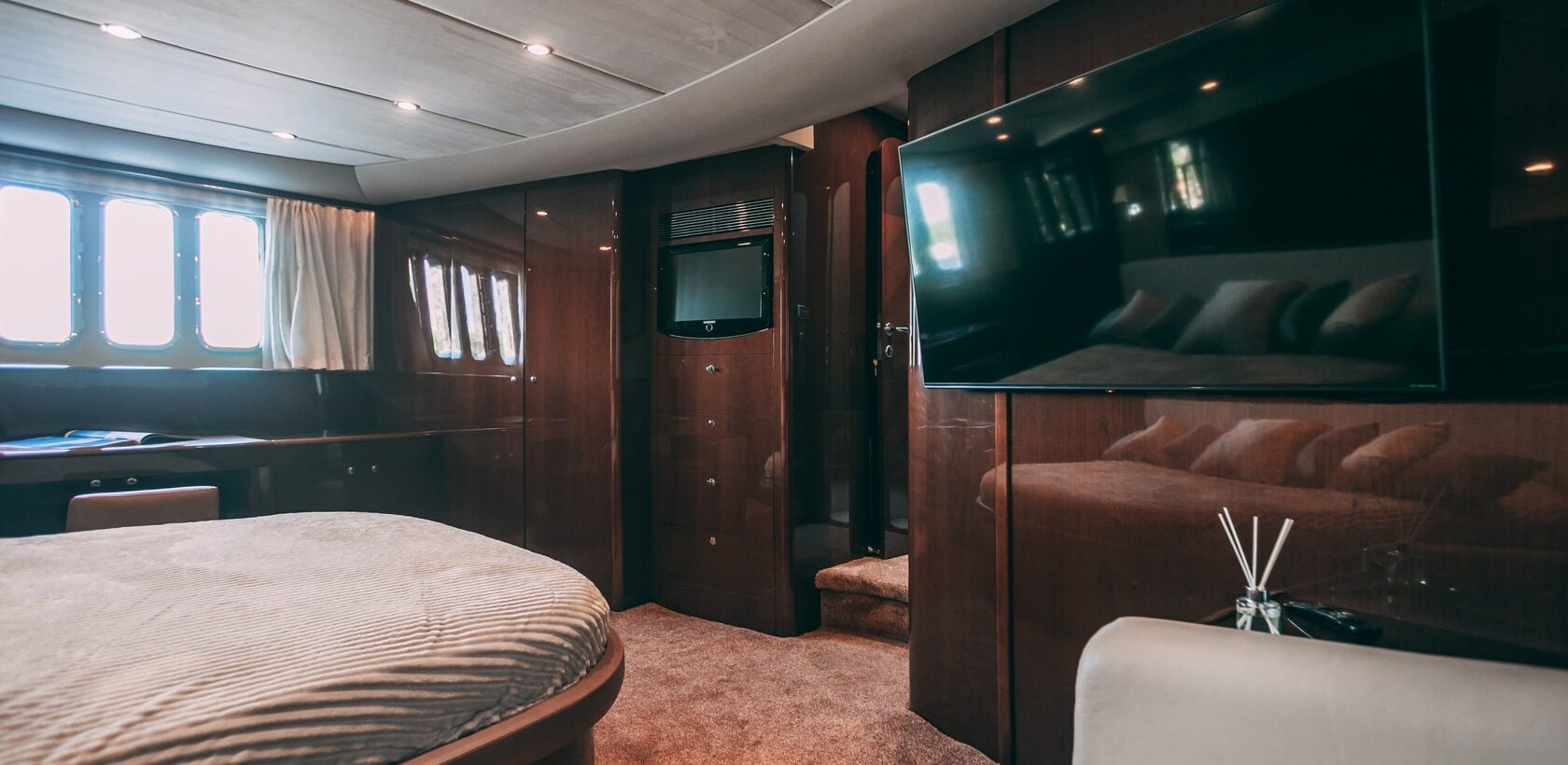 Моторная яхта Princess 68 ALINA
