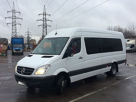 Mercedes-⁠Benz Sprinter Турист — снимок 1