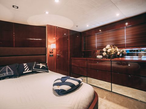 Fairline 68 Аврора — снимок 19