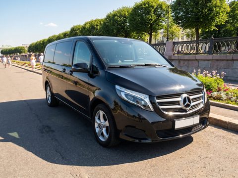 Mercedes-⁠Benz V-Класс L II 200d 4MATIC — снимок 1