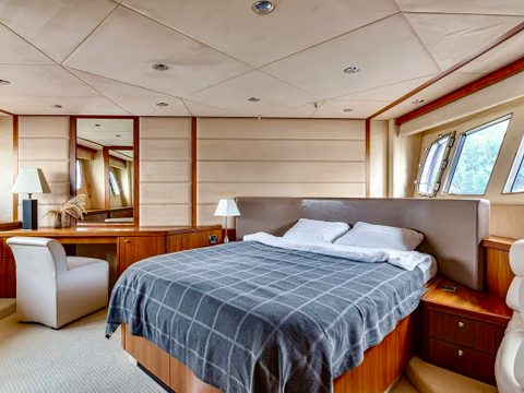 Sunseeker 70 Pallada — снимок 29