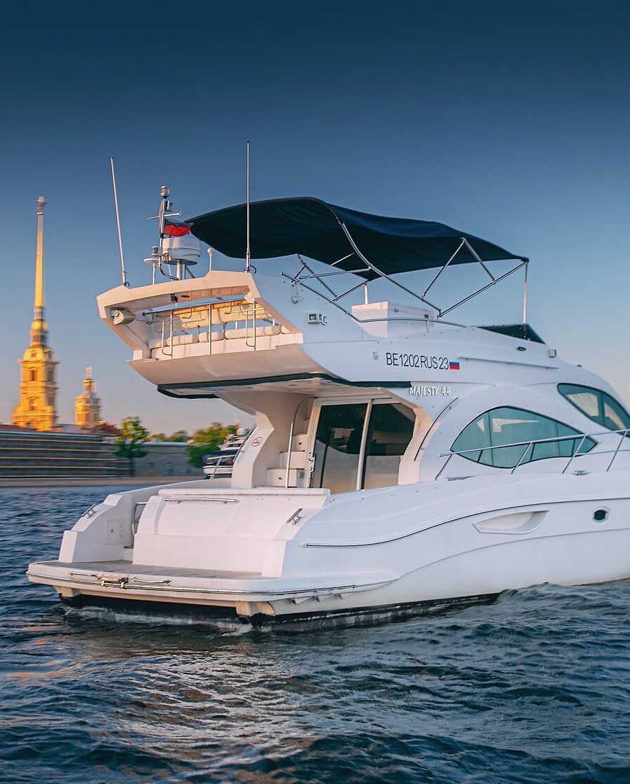Majesty 44