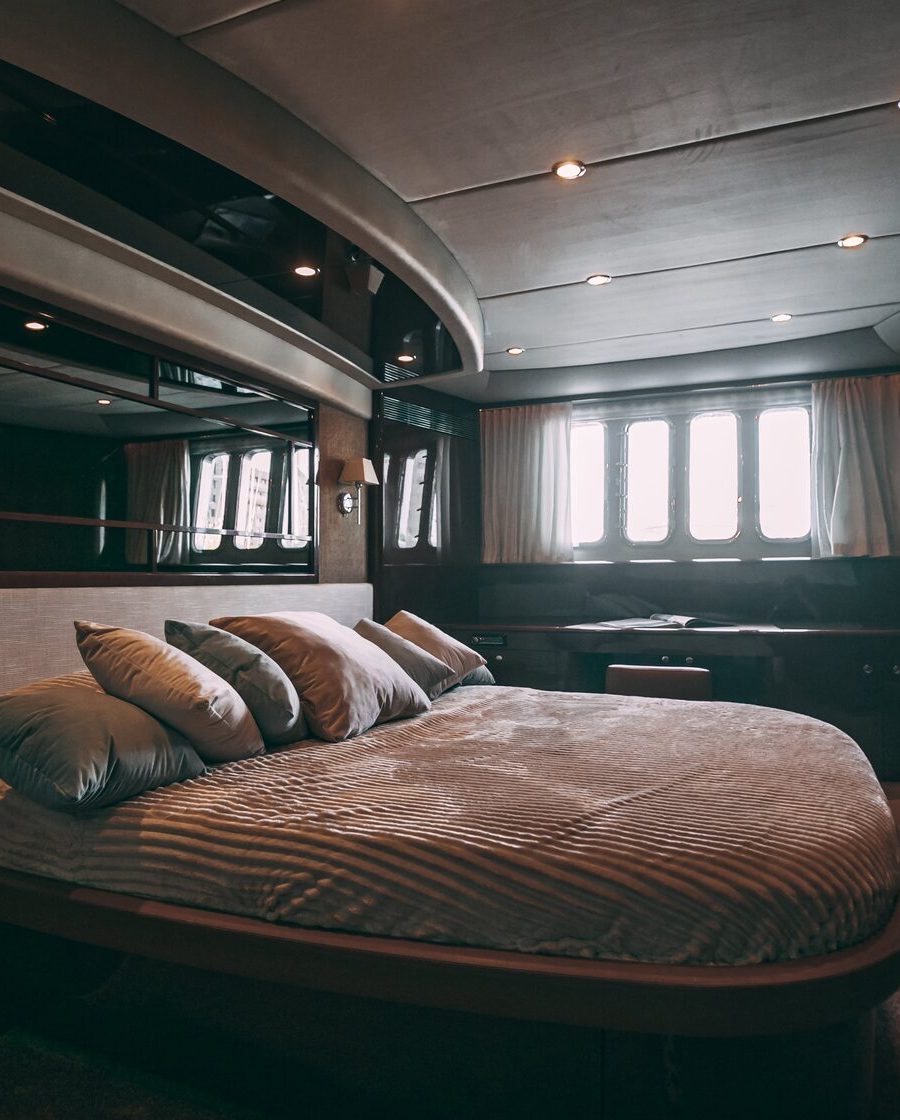 Моторная яхта Princess 68 ALINA